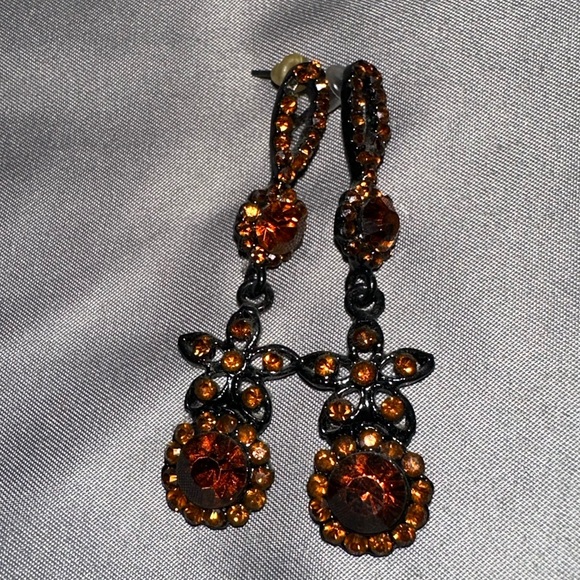 ❌SOLD❌ DROP EARRINGS - Picture 2 of 2